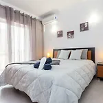 Tres Castles 3 شقة *