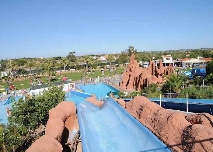 Tres Castles 3 아파트